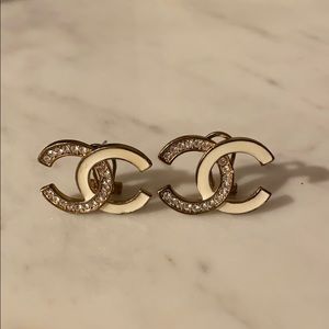 Vintage Chanel earnings